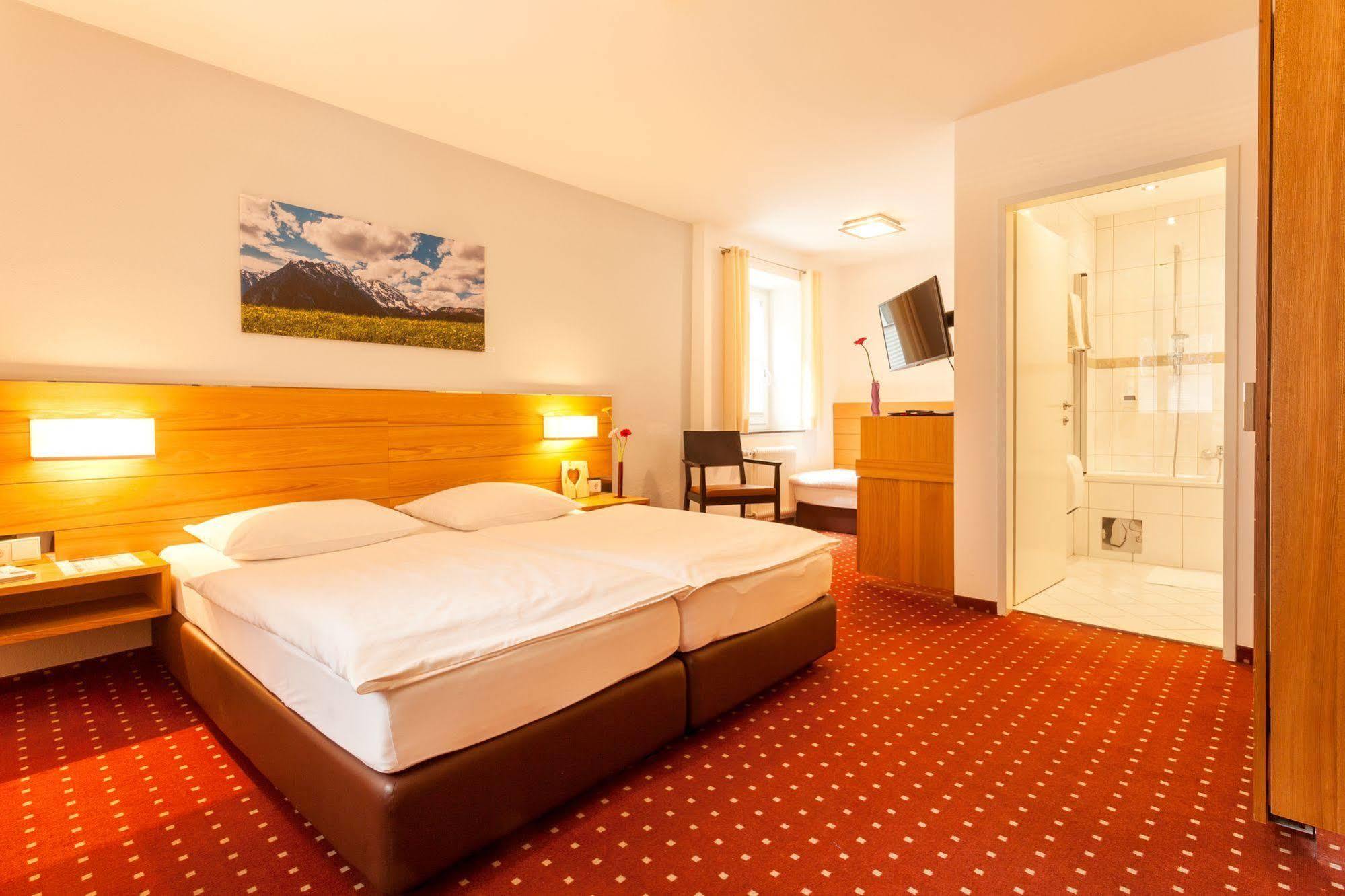 Hotel.pension.golingen 3*